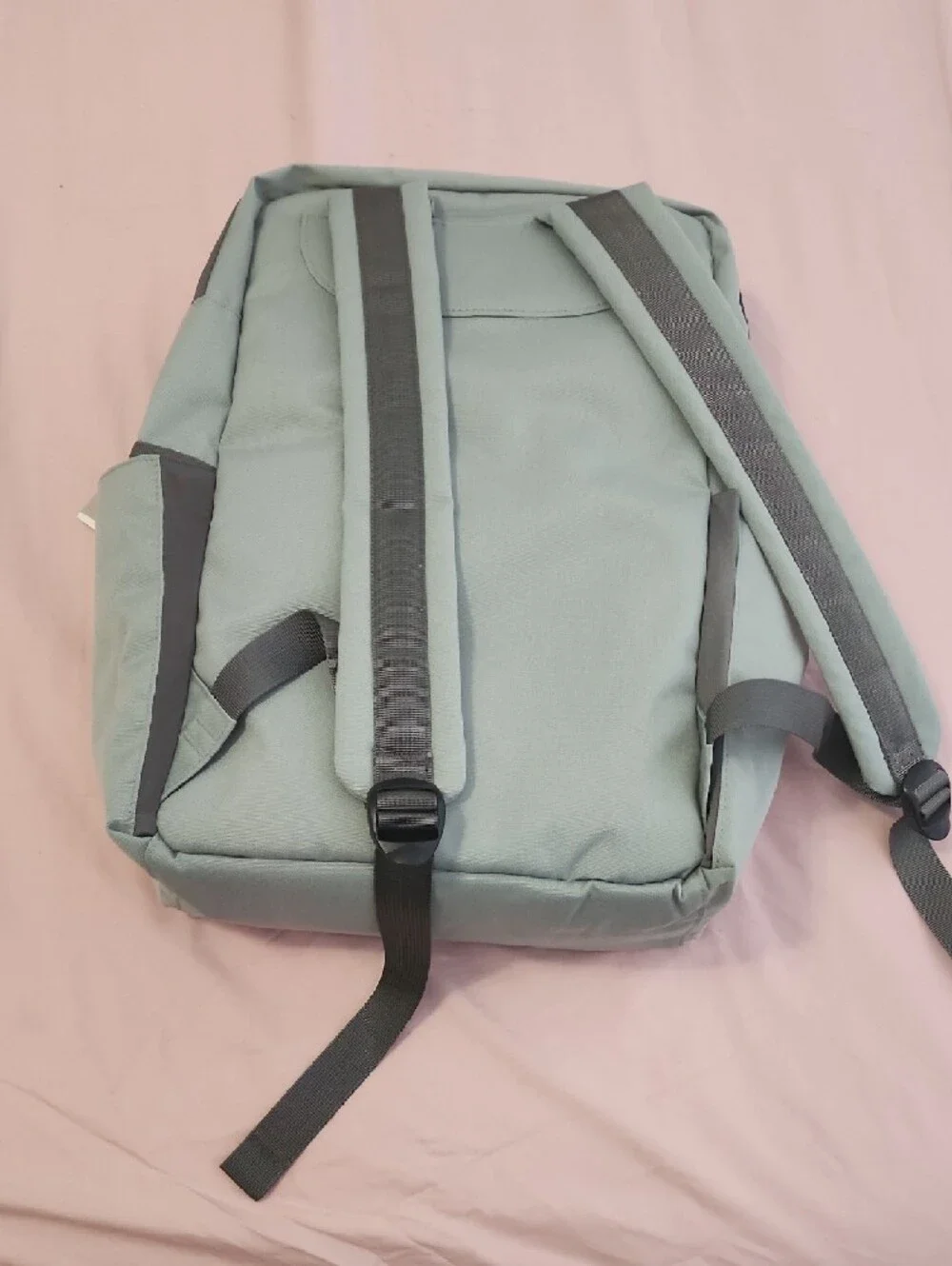 Minimalist Sage Green Diaper Bag – Parent-Friendly Organizer